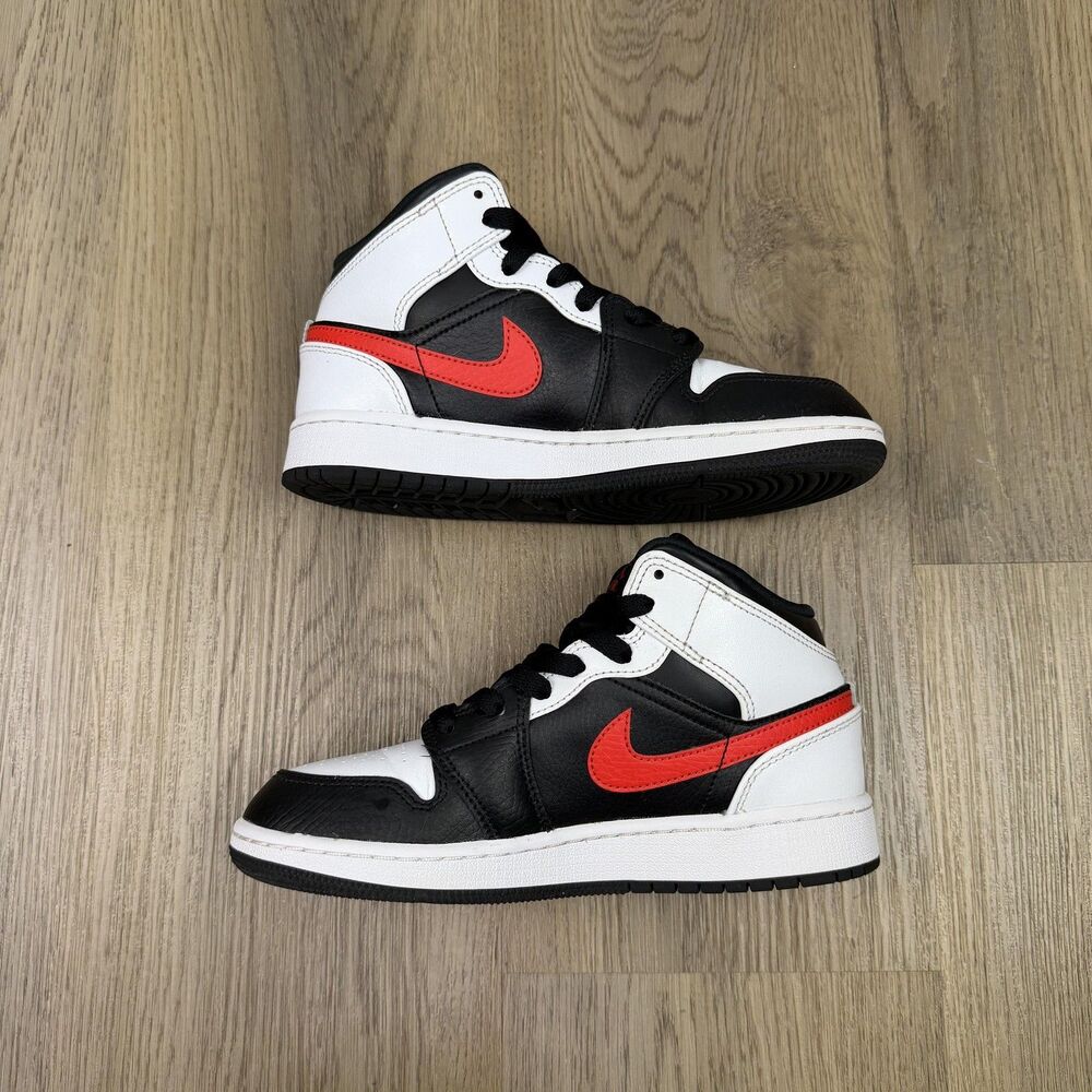 Air Jordan 1 Mid Shoes Youth Size 3.5Y Black White Red GS Sneakers 554725-075 - Picture 6 of 8